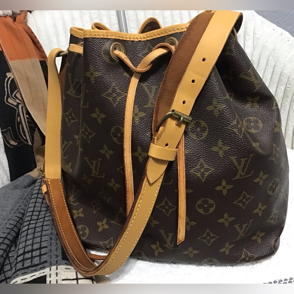 Louis Vuitton bags - Picture 1 of 15
